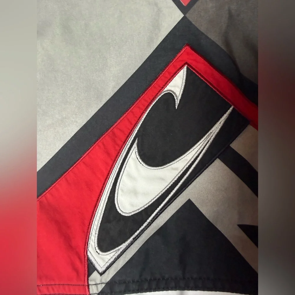 O'Neill Geometric Black, Red and Gray Print Board Shorts Mens Size 40